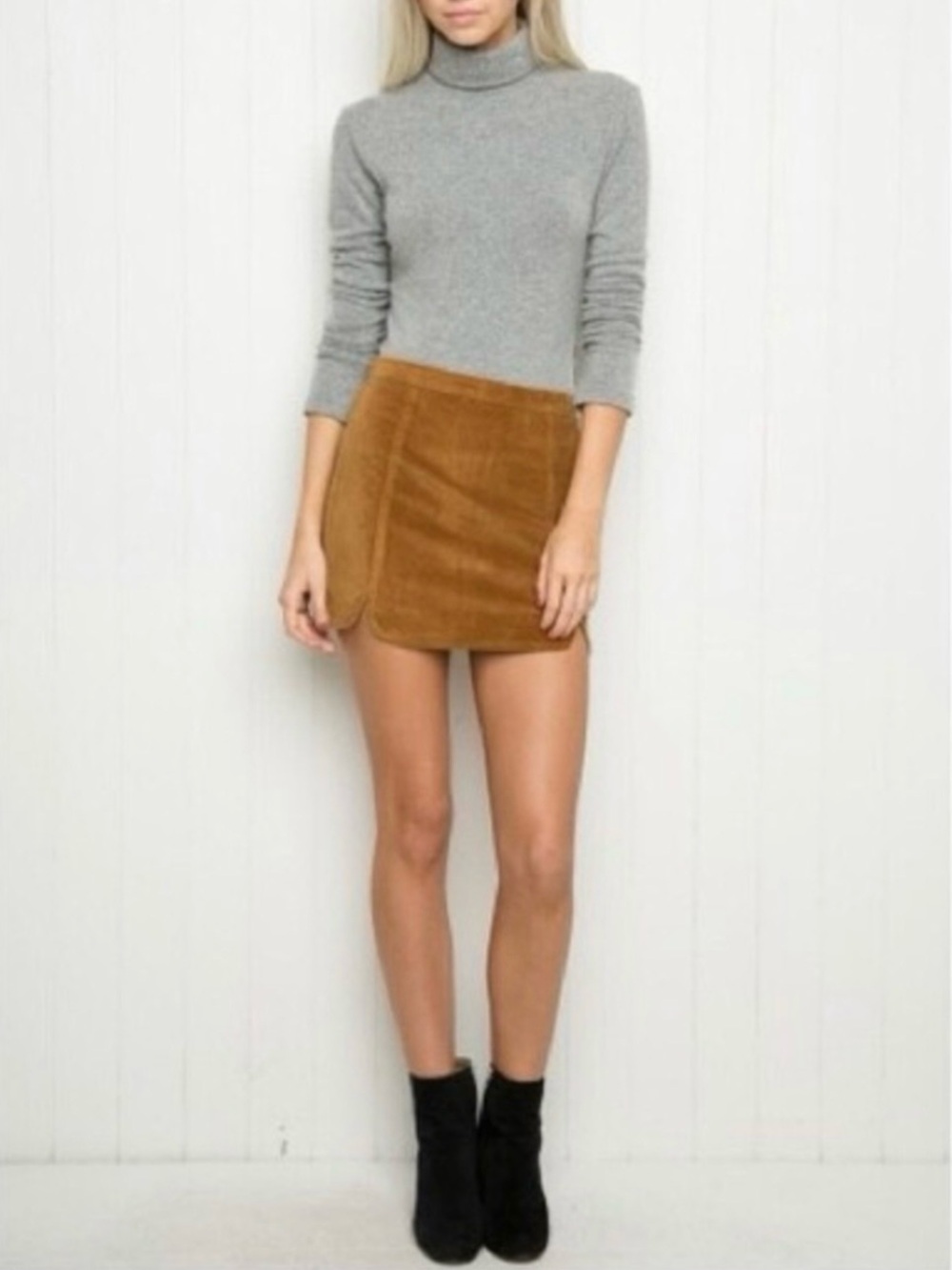Brandy Melville Skirt in Bronze Velveteen, Like New 😍 - Picture 4 of 11